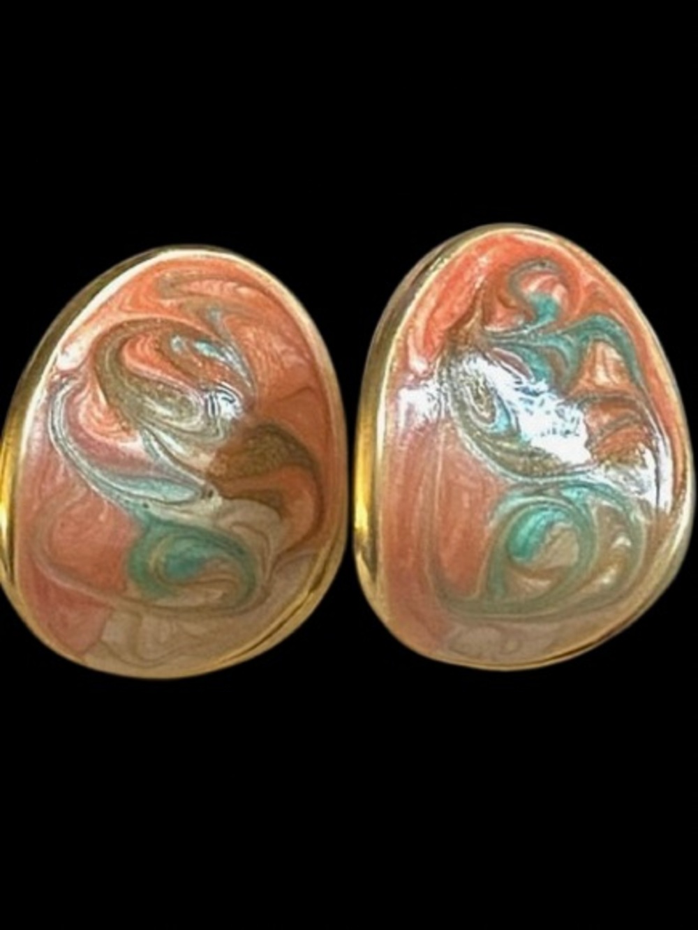 Vintage Gold Metal Enameled Earring Marbled Swirl Design Curved Lightweighted